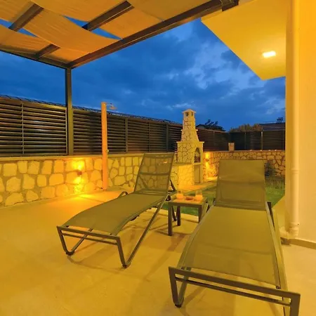 Vila Unique 1 *