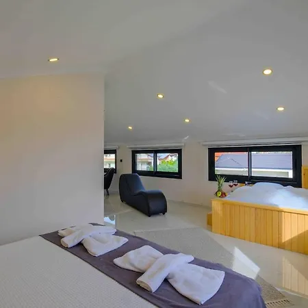 Villa Unique 1